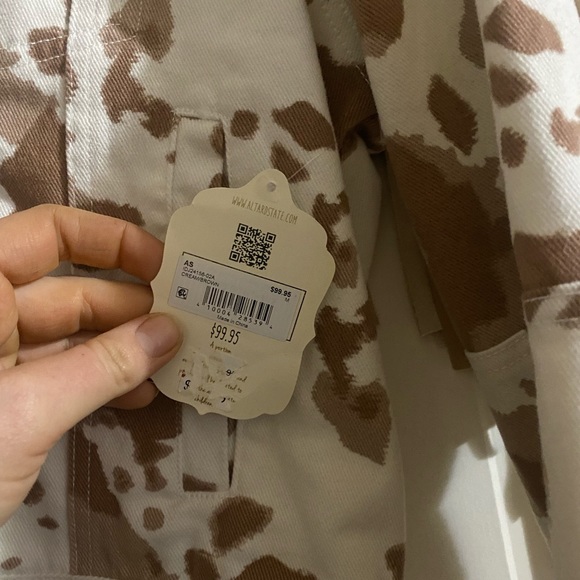 Altar’d state cow print jean jacket size medium - Picture 5 of 5